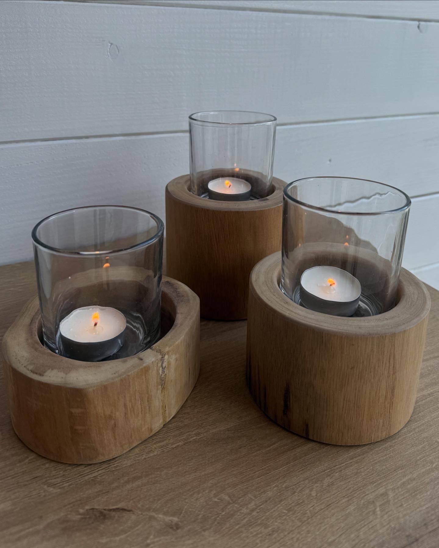 Houten kaarshouders