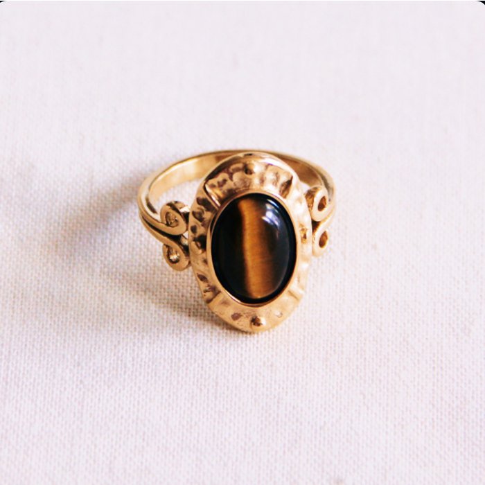 Ring bruine steen