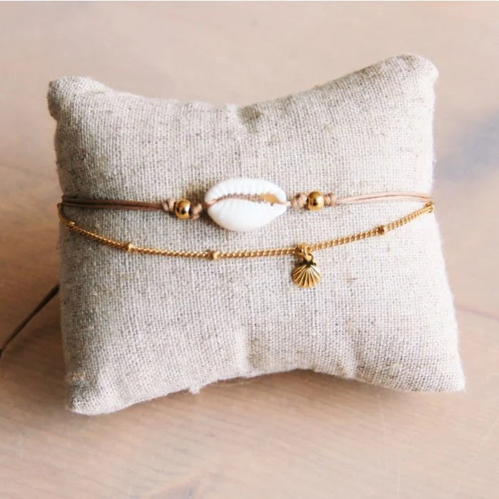 Enkelbandje met schelp