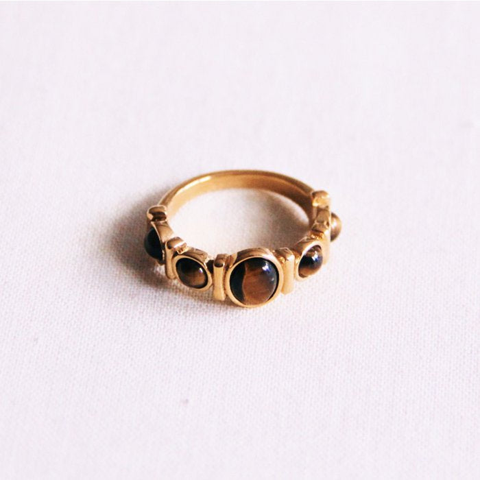Ring bruine stenen