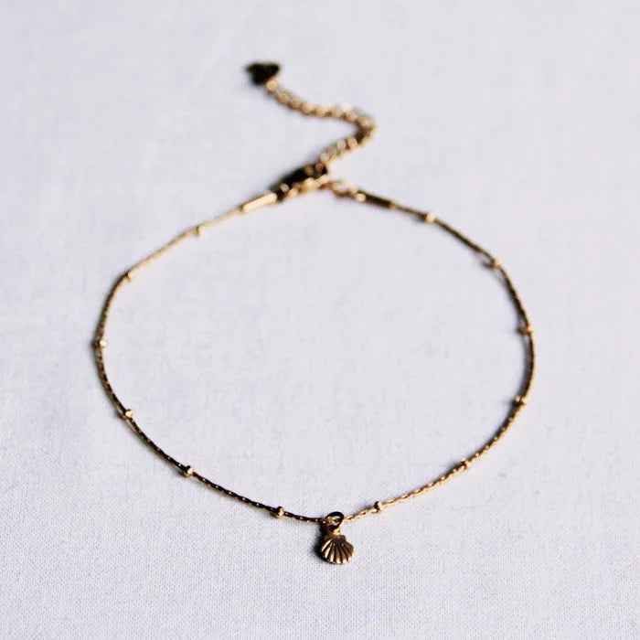 Enkelbandje met schelp